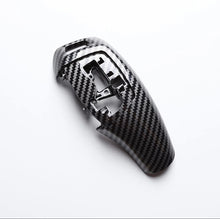 Lade das Bild in den Galerie-Viewer, RWAutomotive - BMW Automatik Schalthebel Abdeckung Carbon Look