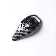Lade das Bild in den Galerie-Viewer, RWAutomotive - BMW Automatik Schalthebel Abdeckung Carbon Look