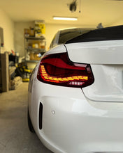 Lade das Bild in den Galerie-Viewer, LED Rückleuchte für BMW F22 F23 F87 - Rotes Lichtsignal bei Bremsung oder Warnblinklicht
